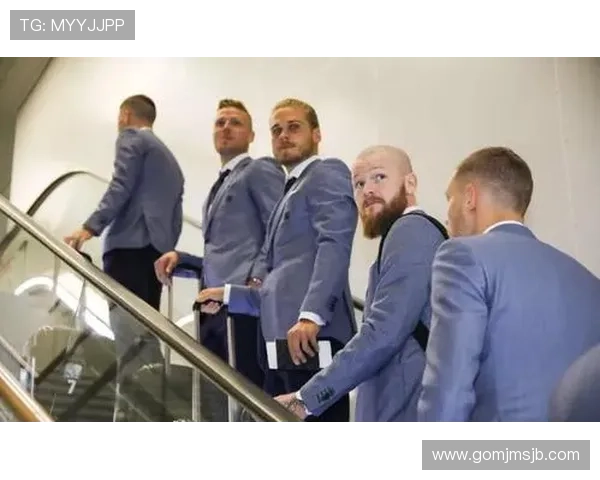 世界杯德国队西装照片曝光,彰显球队正式场合的着装风格与国际形象提升策略 世界杯德国队西装照片曝光,彰显球队正式场合的着装风格与国际形象提升策略